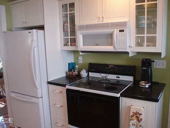 4th image of 147 Floral Way