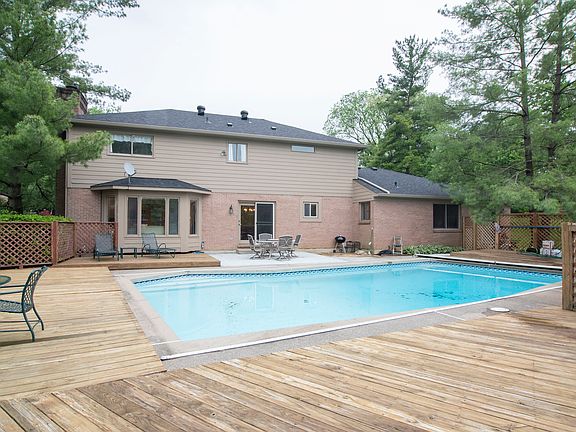 3rd image of 5567 Whisper Ln