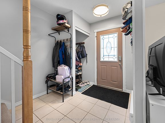 4th image of 46 Rosemund Cres