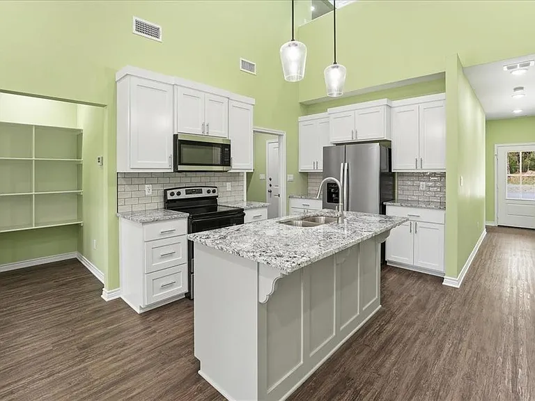 806 S Newsom St #806 — Photo 4
