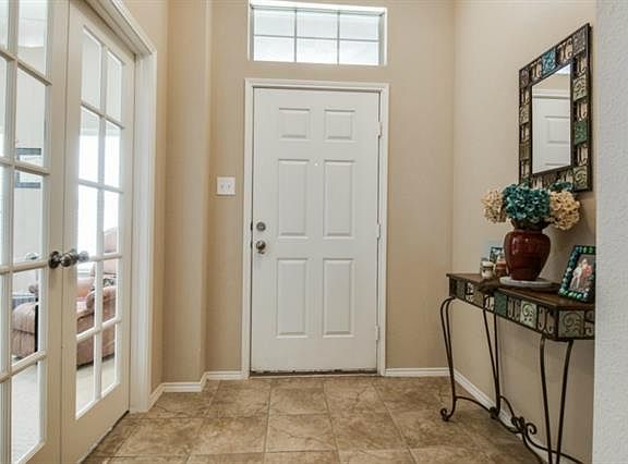 5th image of 1101 Lake Hollow Dr