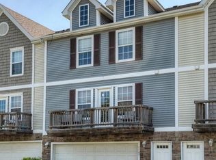 1107 Blackstone Ln, Pleasant Hill, IA 50327