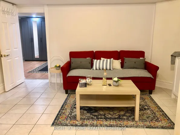 289 Laurentian Ave #Basement, Mississauga, ON L4Z 2S2