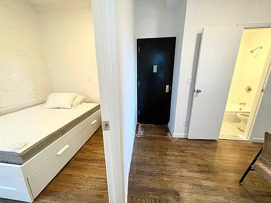 Rented by The Downtown LLC | media 16