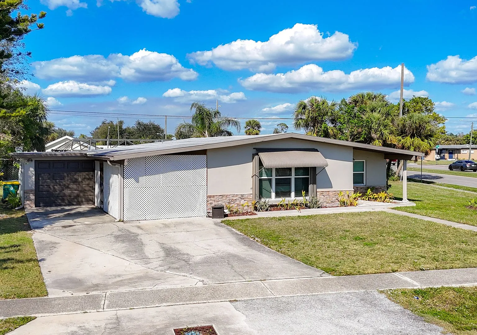 Beautiful Annual Rental Home - Convenient Location! — Photo 2