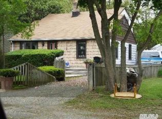 78 E Halley Ln, Central Islip, NY 11722