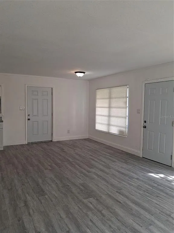 3 bed, 2.0 bath, 1000 sqft, $1,900 — Photo 4