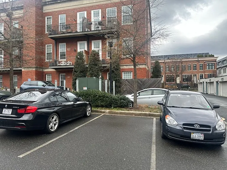 1324 E St SE #205 — Photo 8