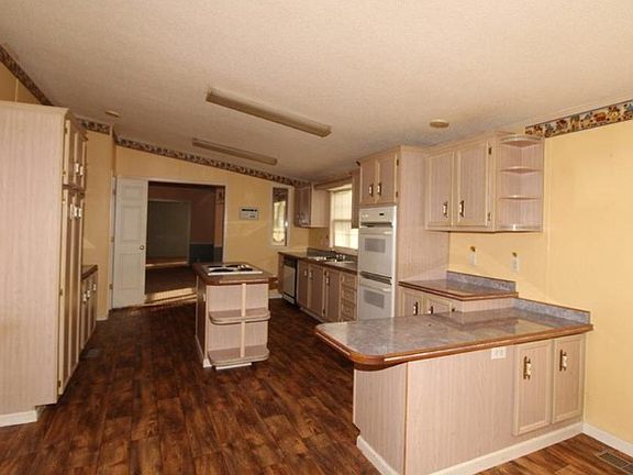 5th image of 835 Park Ave