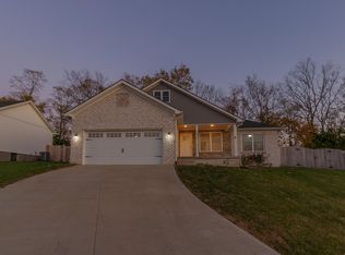 121 Elk Dr, Stamping Ground, KY 40379