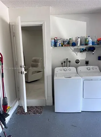 1367 Plumosa Way — Photo 10
