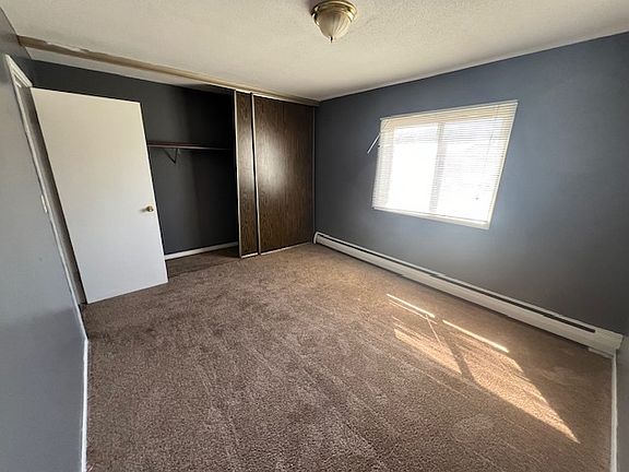 4th image of 121 Hoyt Ave W #11196172