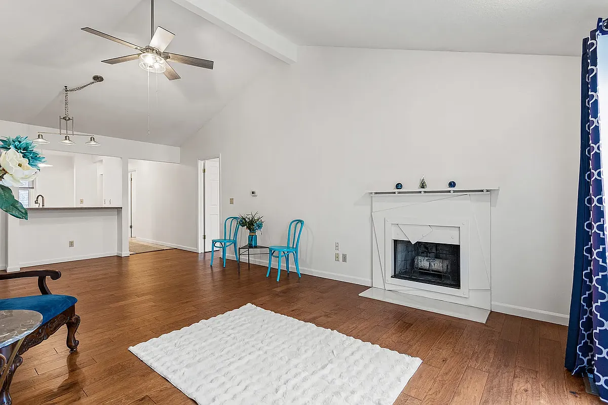 Building Photo - 1713 Harbor Point Dr #B