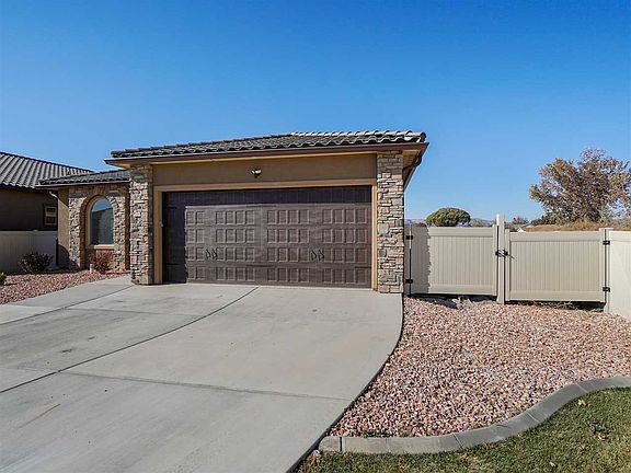 2nd image of 225 Love Mesa Dr