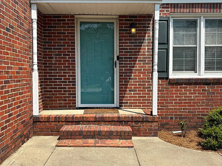 505 Adams Ave — Photo 2