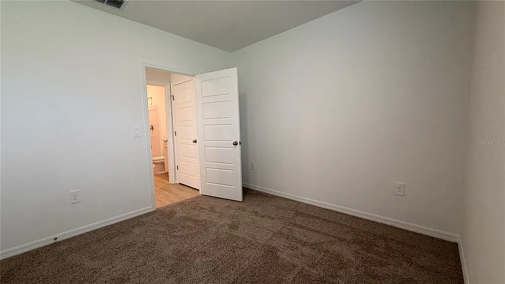 5 bed, 3.0 bath, 2447 sqft, $2,800 — Photo 4