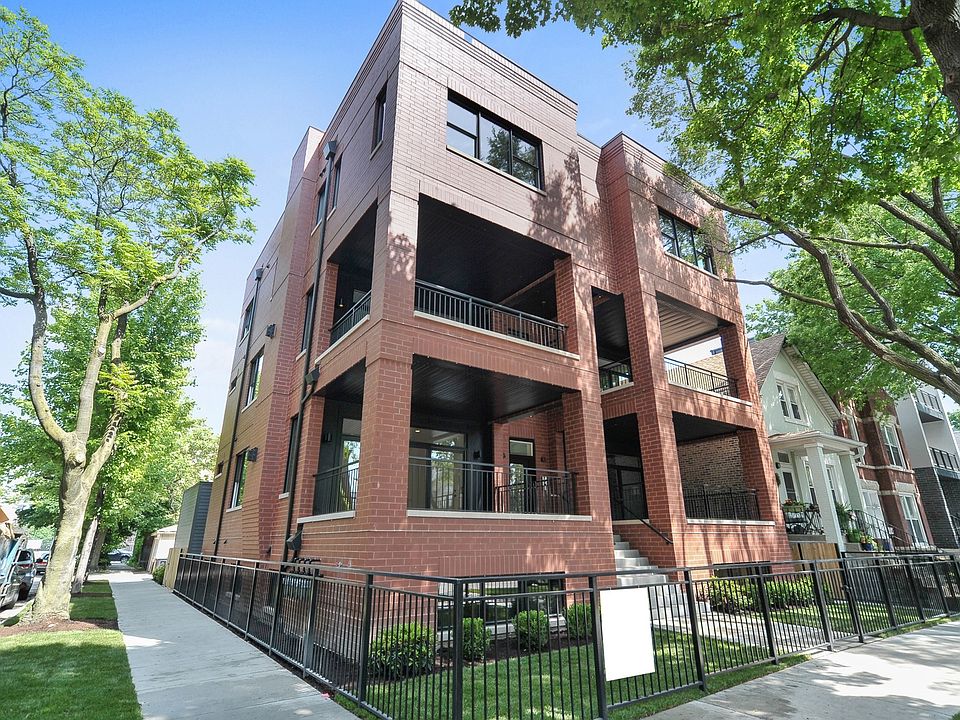 1st image of 2165 N Claremont Ave #3N