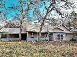 2303 Josie Ln, Fayetteville, TX 78940