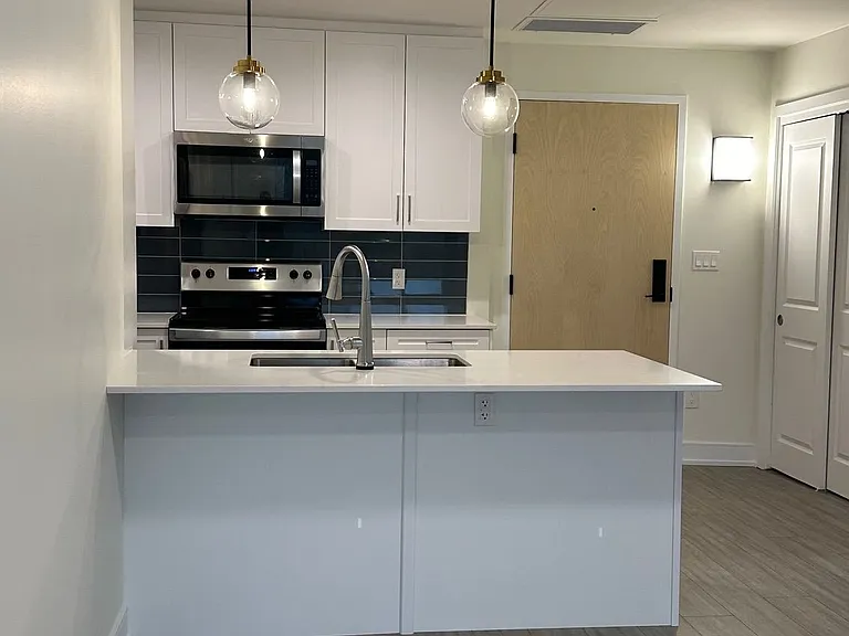 121 Mary St #306 — Photo 11
