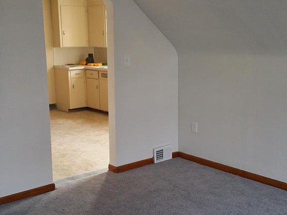 2nd image of 2487 La Salle Ave