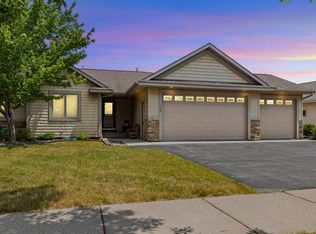 948 Fairchild Dr, River Falls, WI 54022