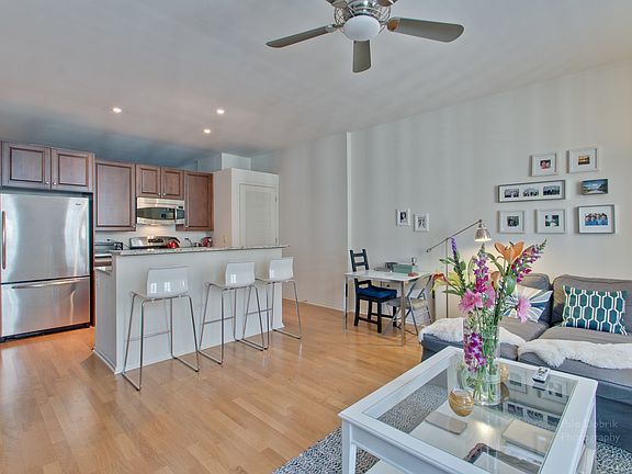 4th image of 310 S Michigan Ave Unit 1711