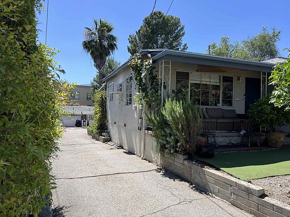 3rd image of 3933 Orangedale Ave