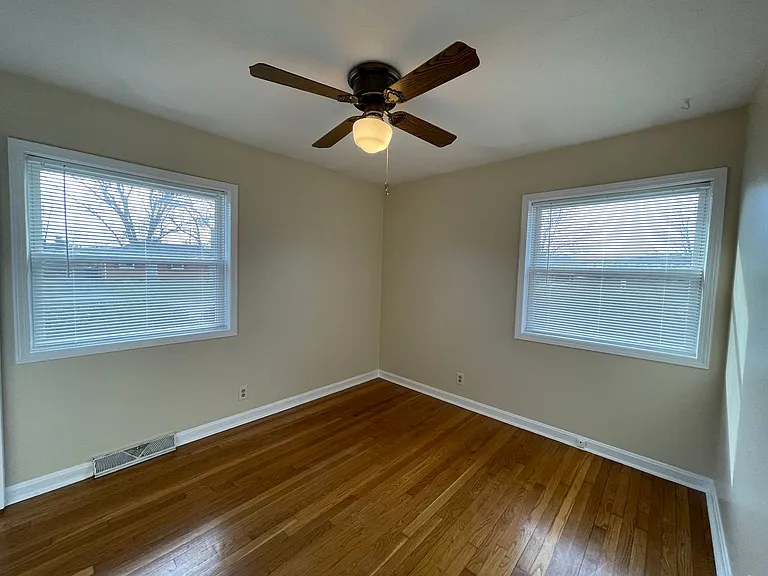 305 Harvard Dr — Photo 17
