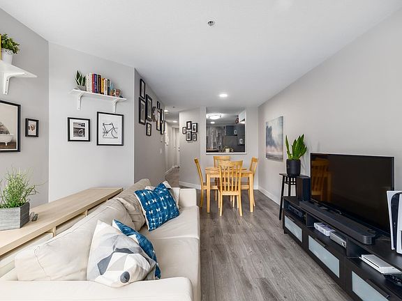 2nd image of 509 Carnarvon St #305