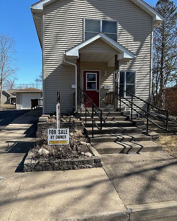 1st image of 610 9th St SW