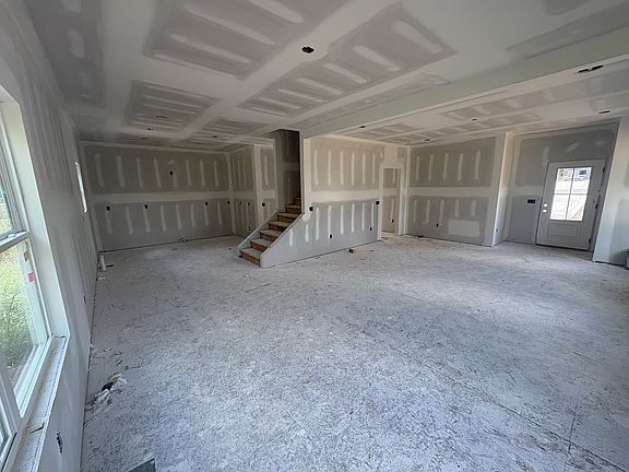 5th image of 1027 Northside Dr