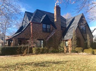 214 Greenway Rd, Salina, KS 67401