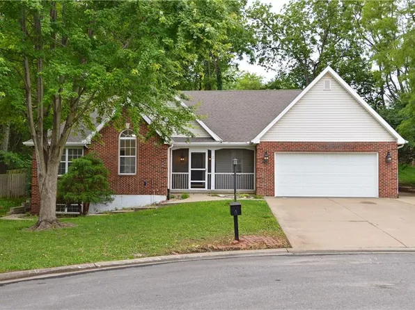 11 Chadwick Ln, Country Club, MO 64506