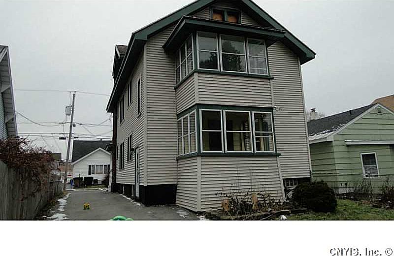 2nd image of 116-18 Kenwood Ave