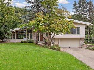 2135 Lower Saint Dennis Rd, Saint Paul, MN 55116