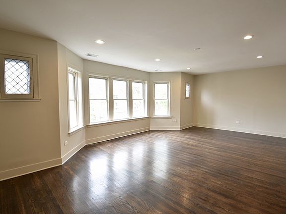 3rd image of 2357 W Chase Ave APT 3