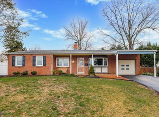 2340 Overlook Dr, Aston, PA 19014