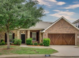 2821 Fox Creek Trl, Arlington, TX 76017