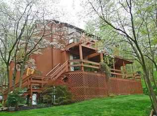 8 Hawk Hill Rd, Downingtown, PA 19335