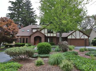 112 Woodmill Dr, Rochester, NY 14626