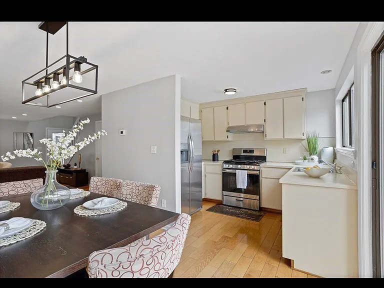 113 Brigham St #4D — Photo 9
