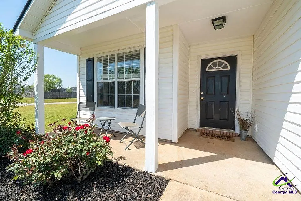 3 bed, 2.0 bath, 1248 sqft, $1,500 — Photo 2