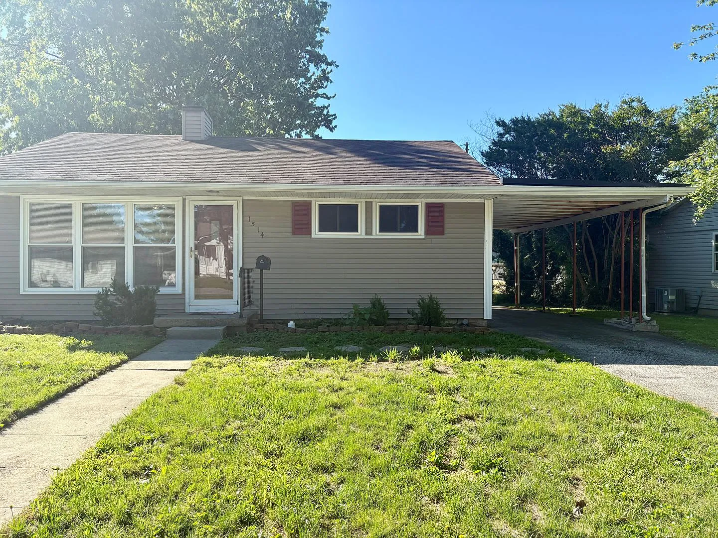 2 bedroom 1 bath house for rent with a garage — Photo 1