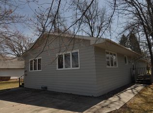 406 Elk St NW, Warroad, MN 56763