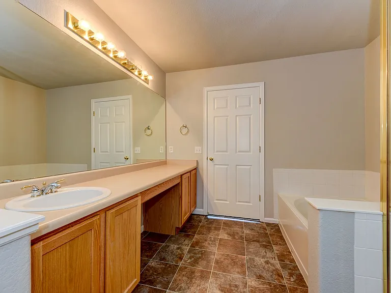 4801 Spyglass Dr — Photo 25