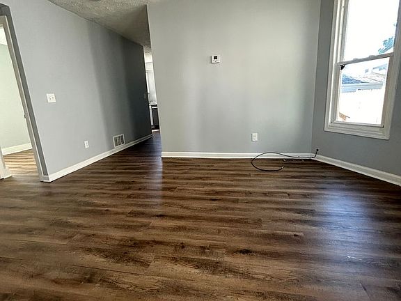 3rd image of 923 Avenue I #1