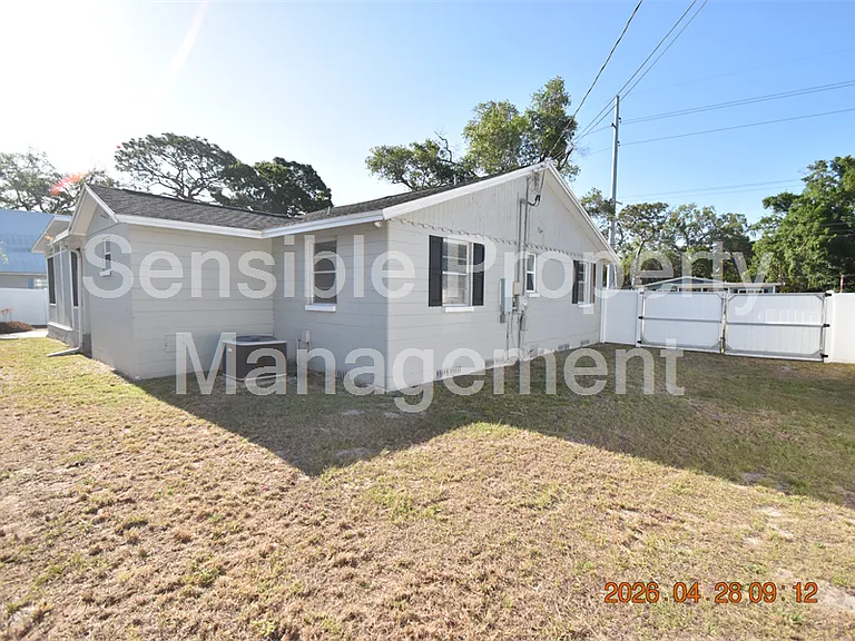3223 W Wyoming Ave — Photo 40