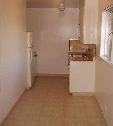 3rd image of 467 Leigh Ave APT 4