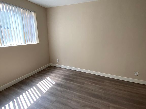 2nd image of 812 S Bedford St #204