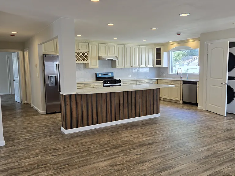 0 Kings Hwy #1 — Photo 1
